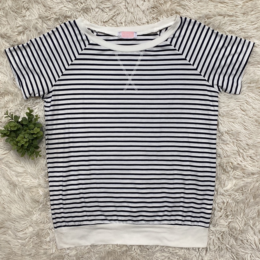 C+D+M Striped Top 💗 Black & White - Picture 3 of 12